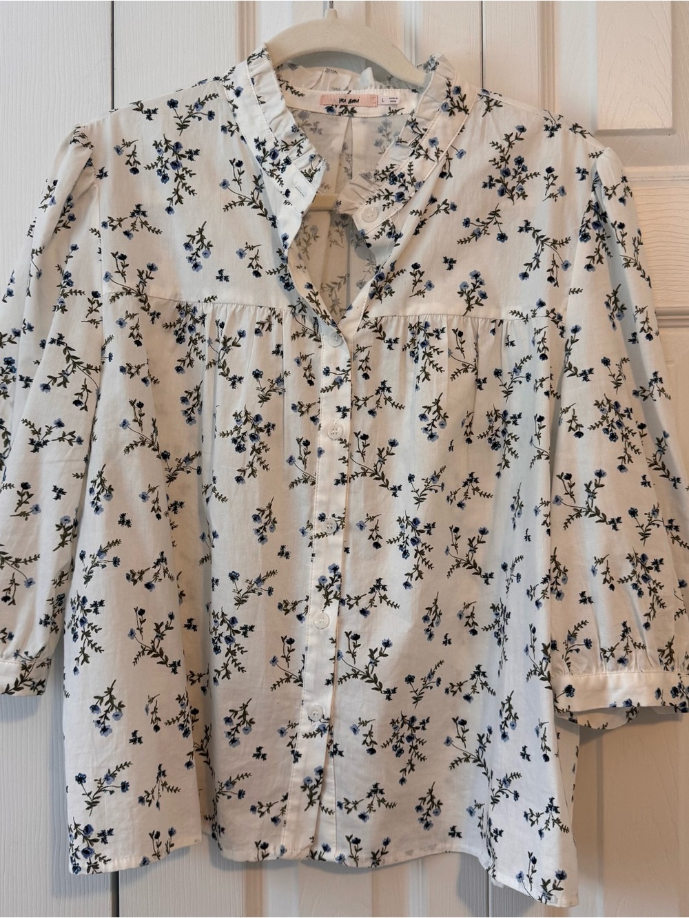 Tuckernuck Mi Ami White Button-Front Floral Shirt with Blue and Green Sprigs